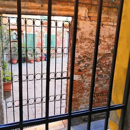 Castello Ground Floor Apartment Venice Exterior photo